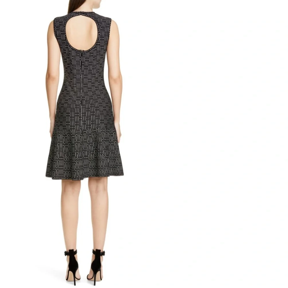 St. John Collection Knit Fit & Flare Dress Size 4 NWT - Picture 4 of 14